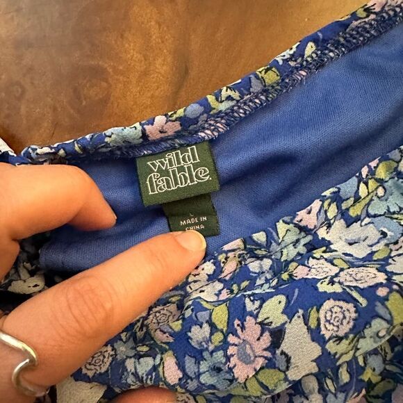 Wild Fable Blue Floral Puff Sleeve Crop Top With Lattice Back NWT Large or XL - Picture 8 of 12